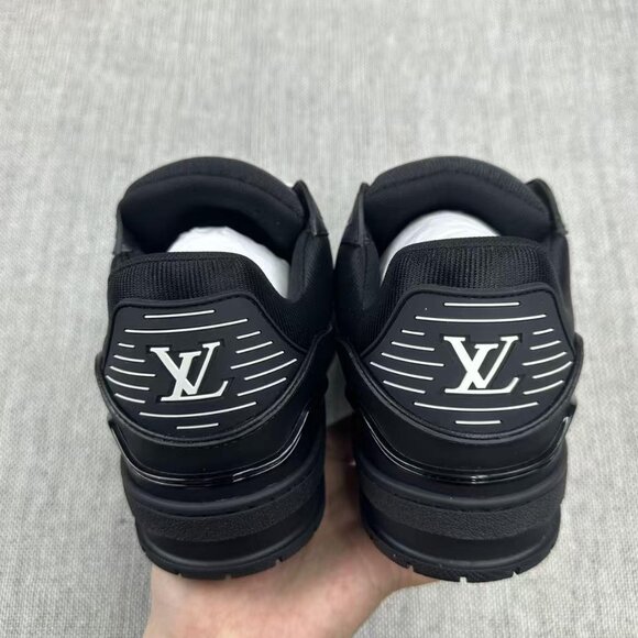 Louis Vuitton Trainers - Picture 3 of 4